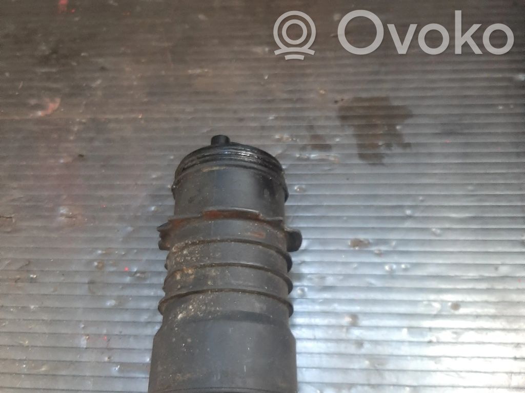 Volkswagen Touareg I Oil filter mounting bracket 