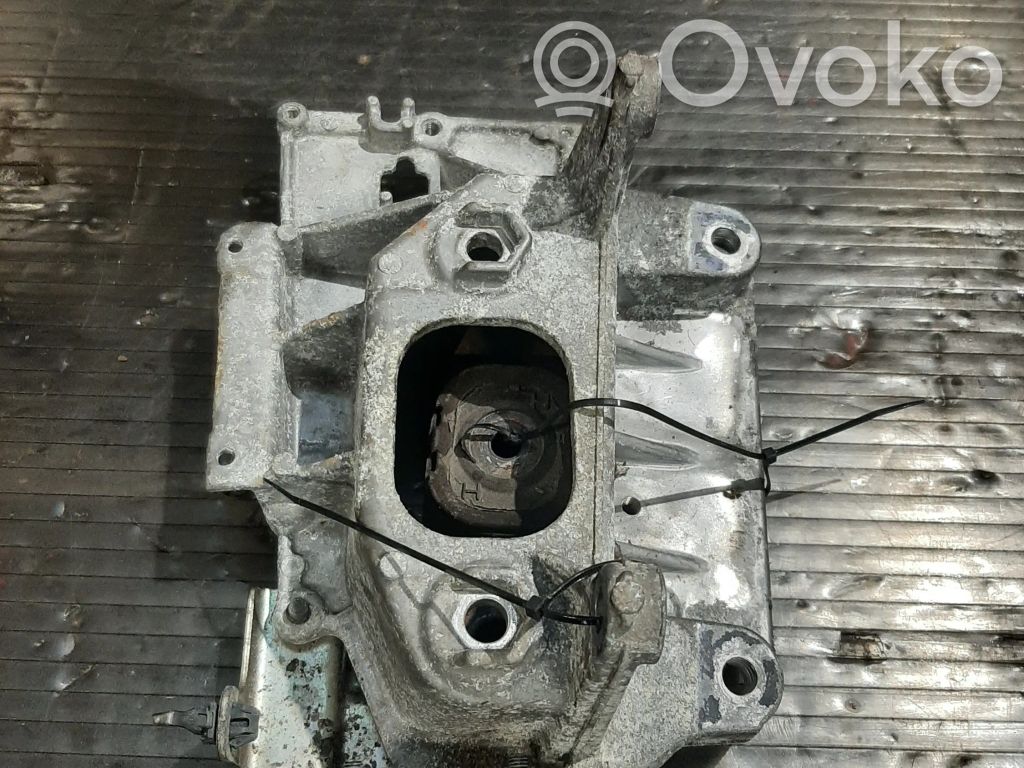 Nissan Juke I F15 Soporte de montaje del motor 