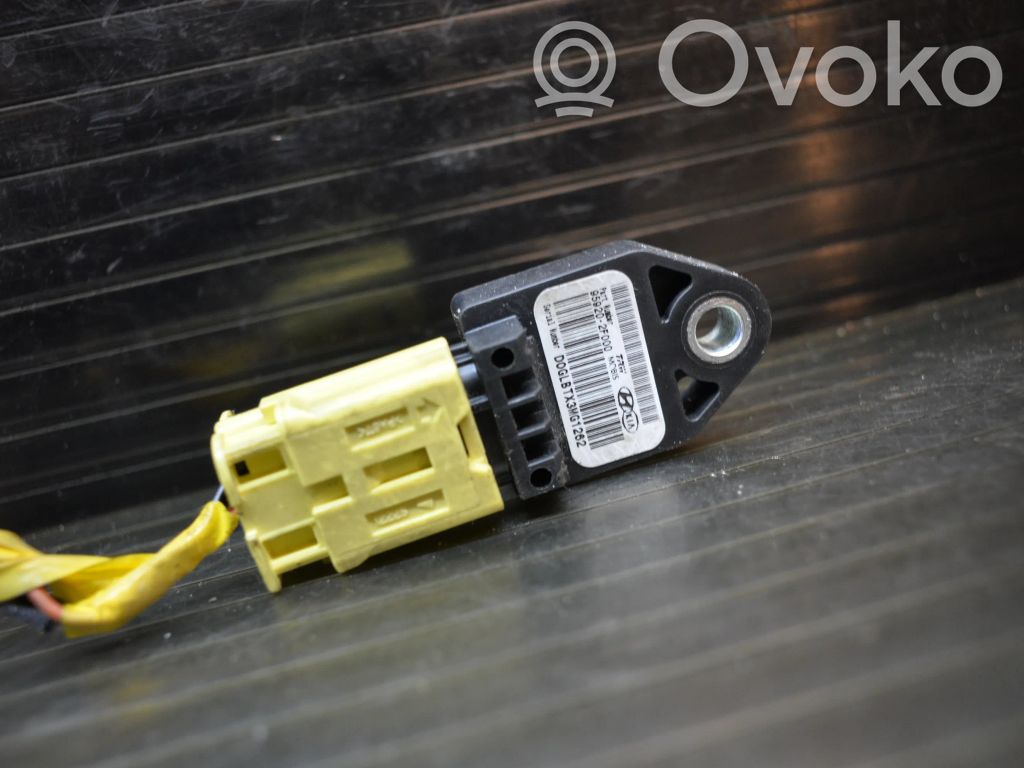 KIA Carnival Airbagsensor Crashsensor Drucksensor 