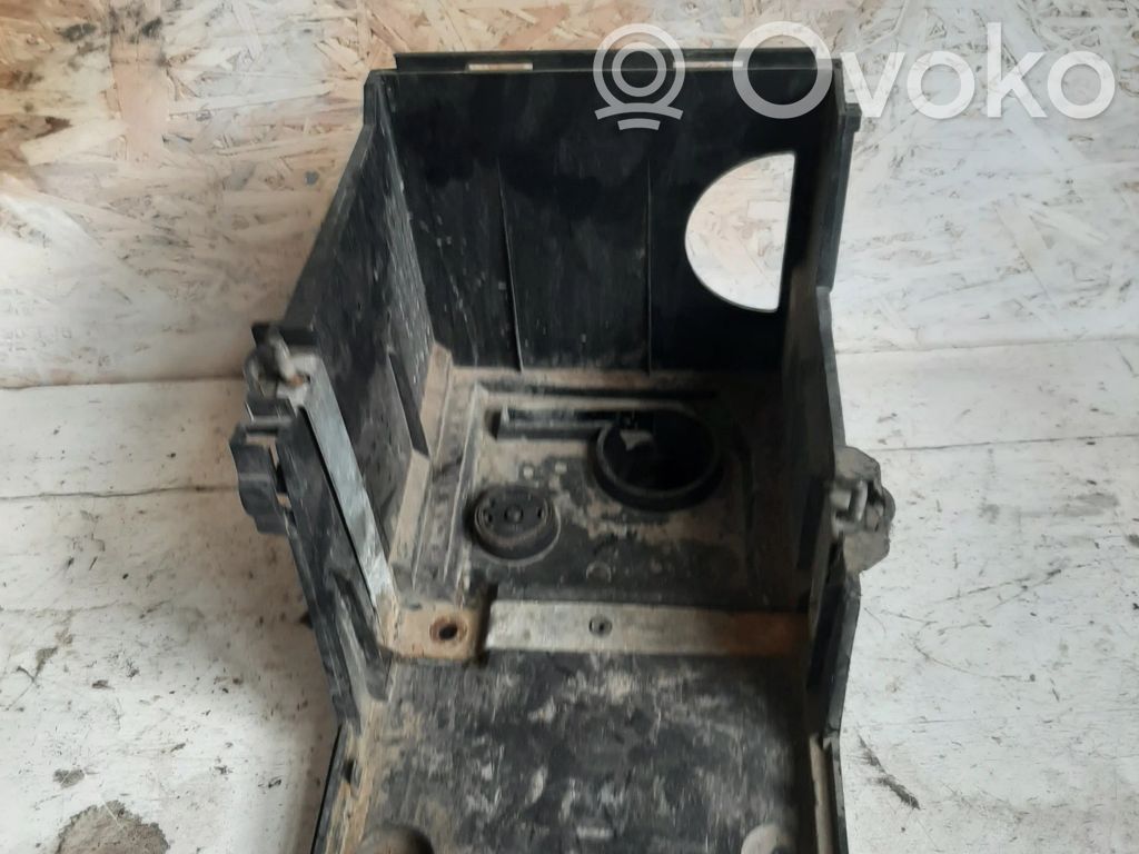 Volvo V50 Battery box tray 