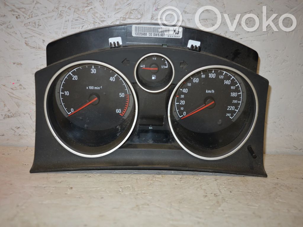 Opel Zafira B Licznik / Prędkościomierz 