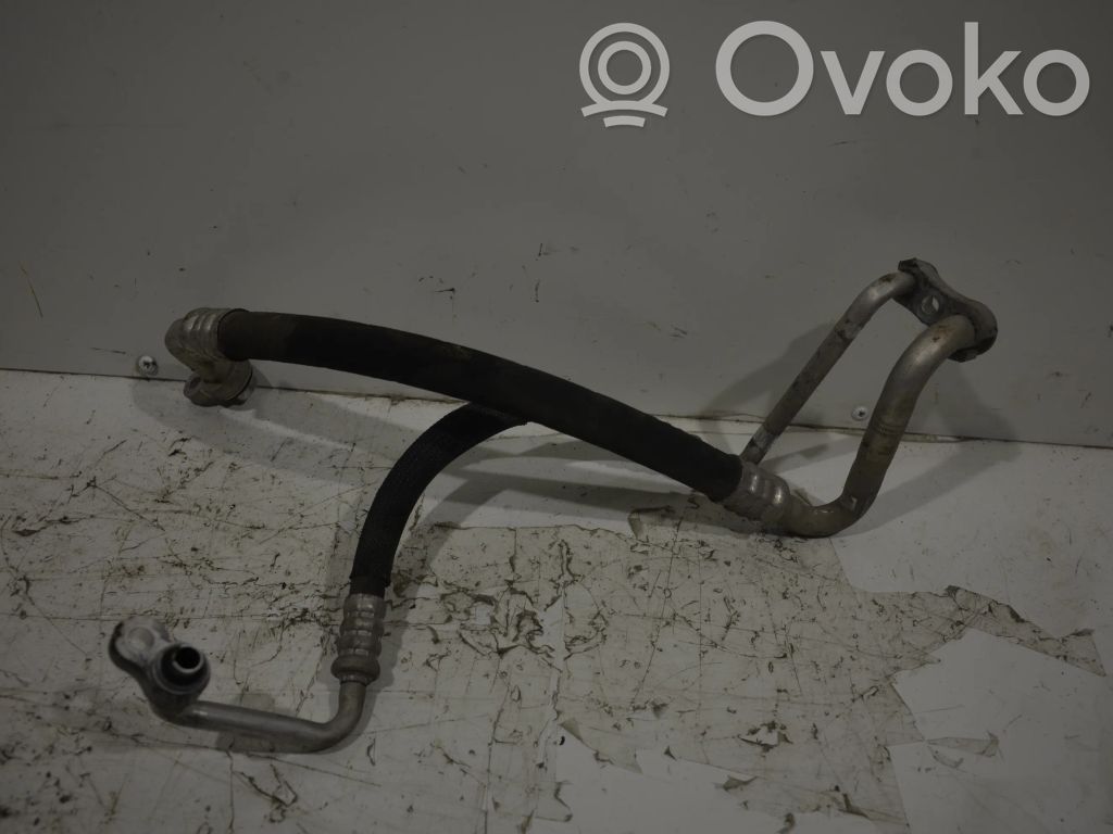 Opel Insignia A Ilmastointilaitteen putki (A/C) 