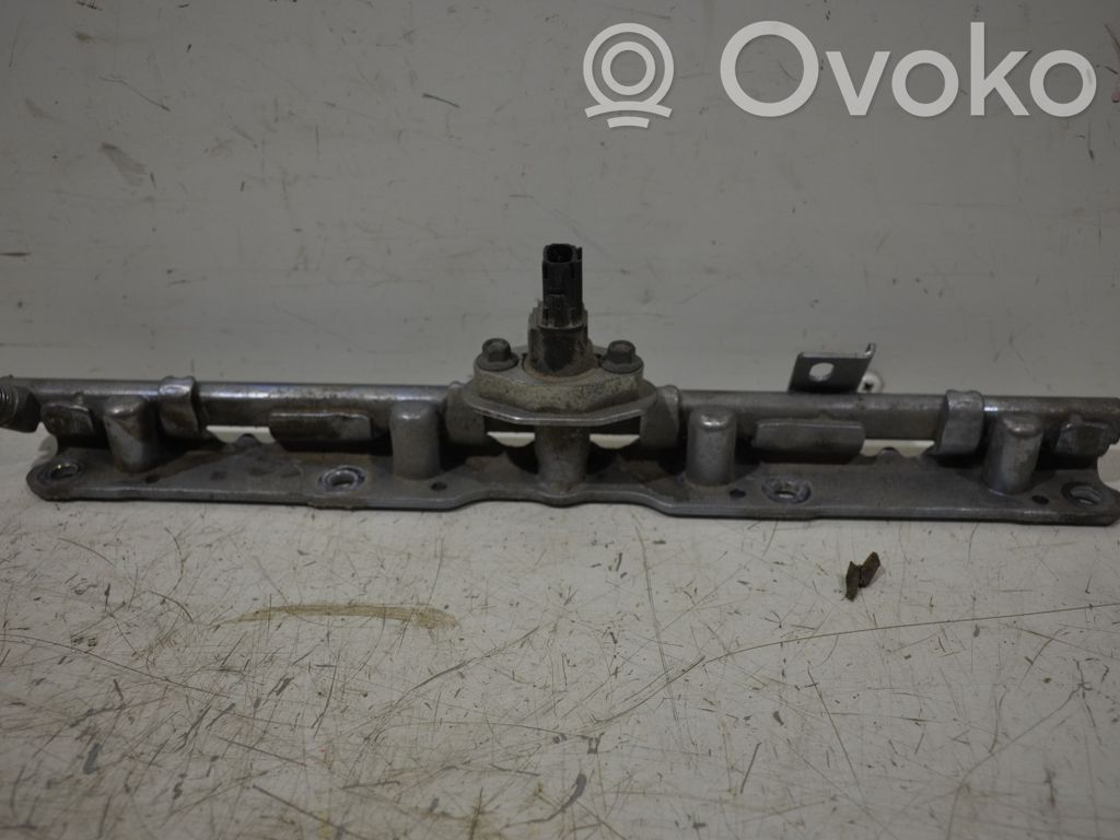 Toyota RAV 4 (XA50) Listwa wtryskowa 