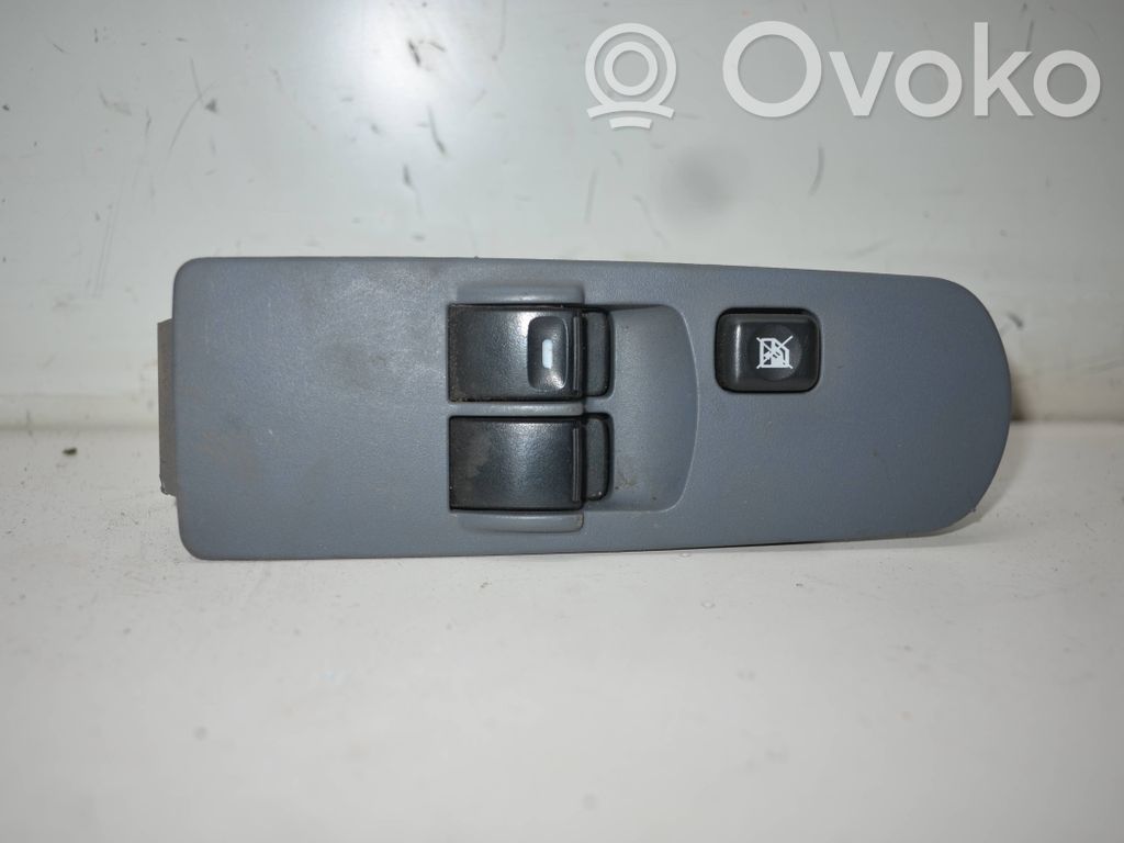 Mitsubishi Colt Electric window control switch 