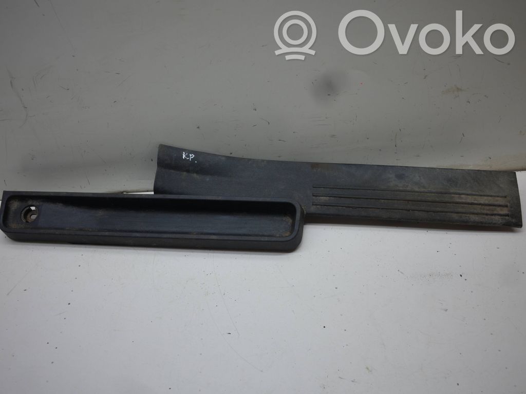 Chrysler Town & Country V Front sill trim cover 