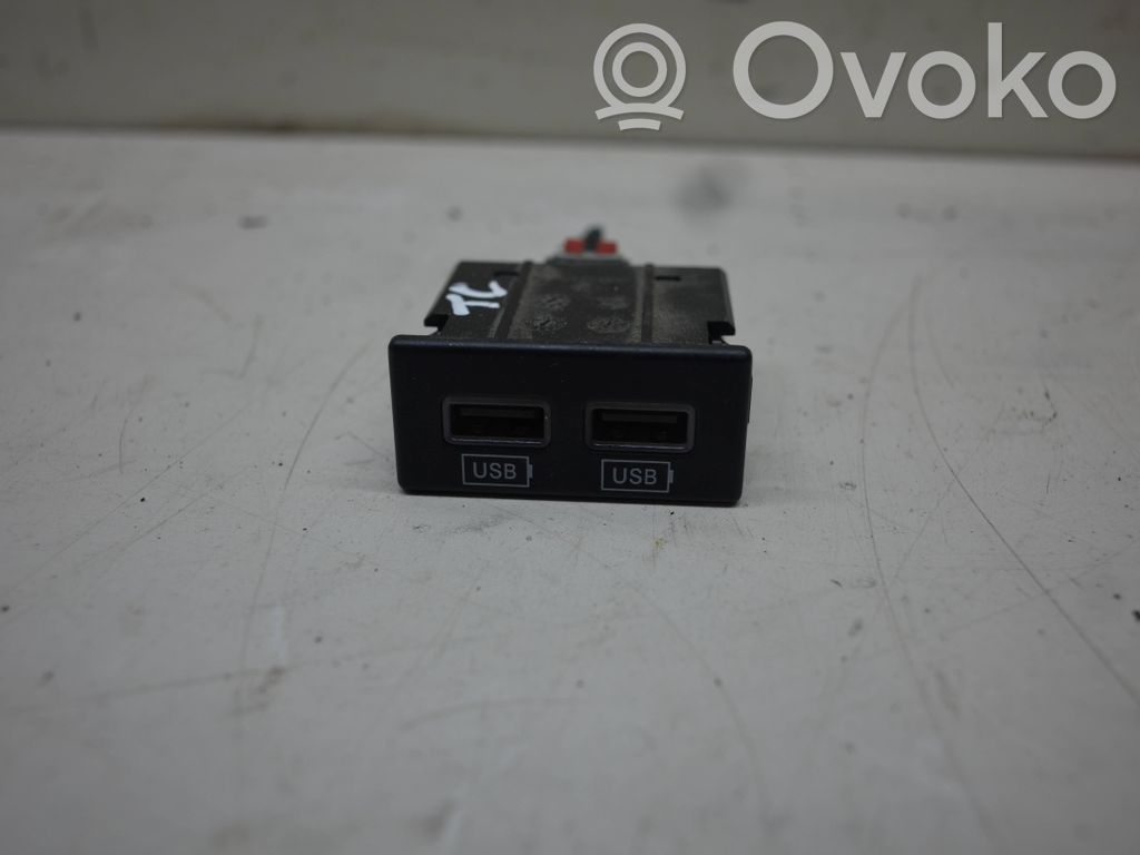 Chrysler Town & Country V Enchufe conector USB 