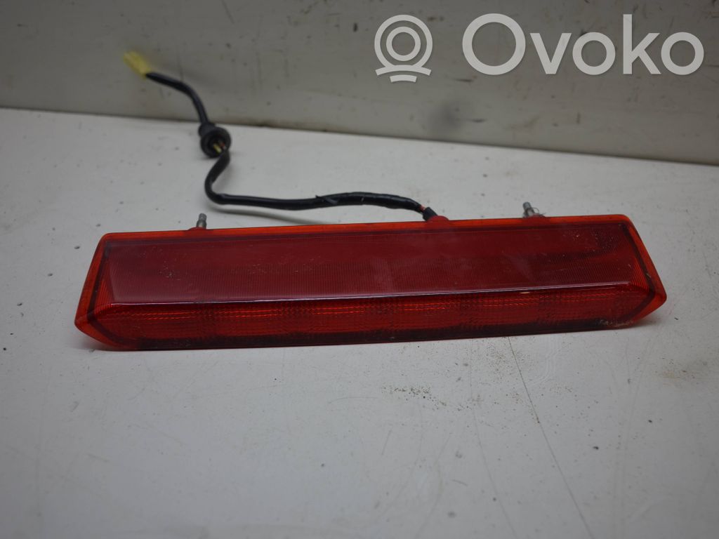 Subaru Outback (BS) Third/center stoplight 