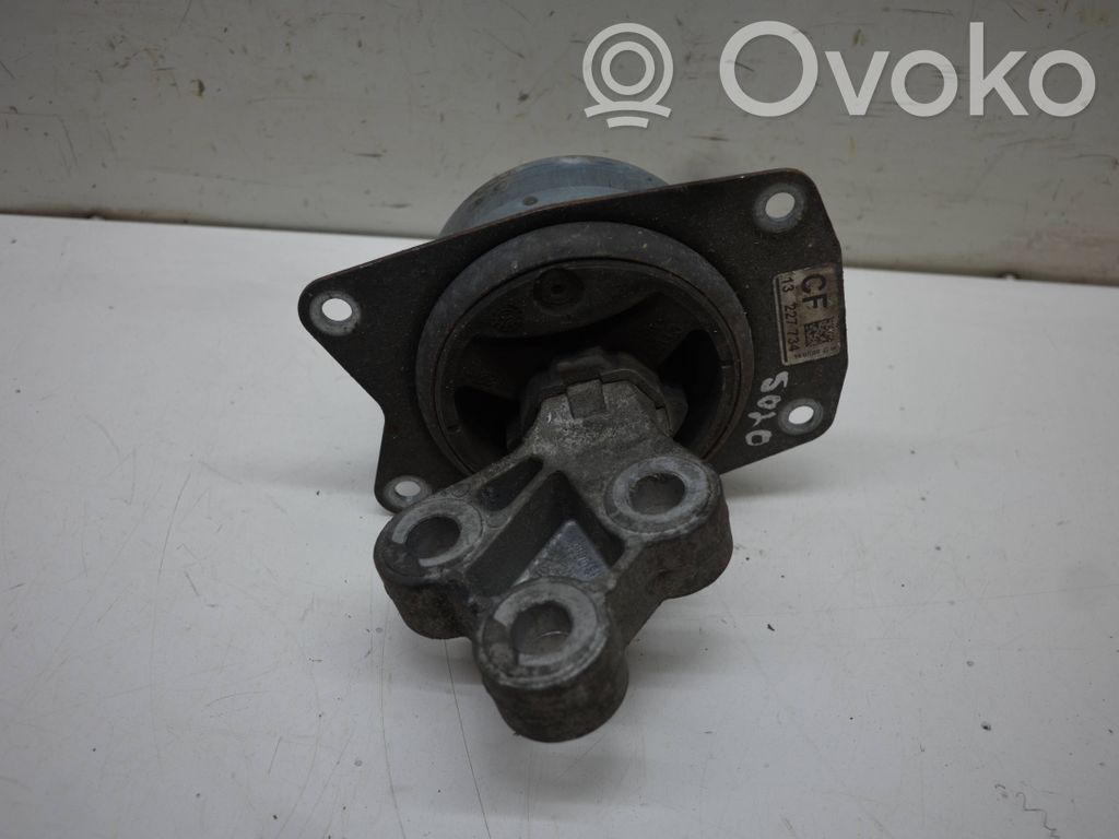 Opel Insignia A Engine mount bracket 