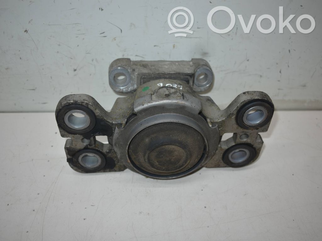 Volvo S60 Engine mount bracket 