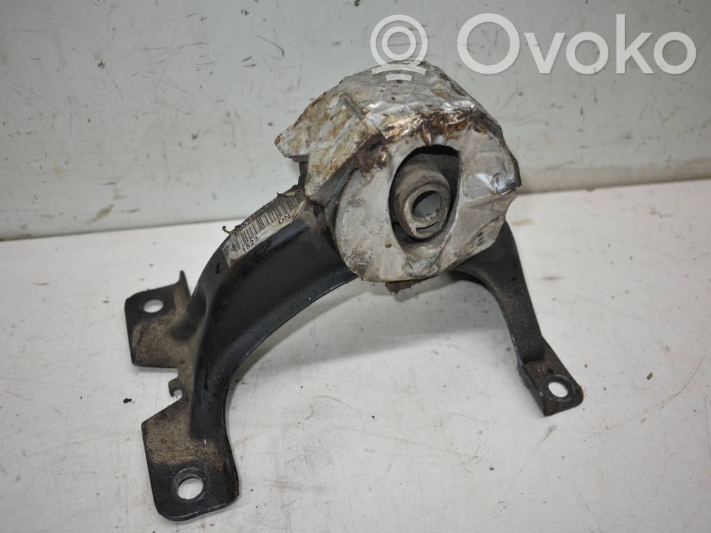 Chrysler Town & Country V Engine mount bracket 