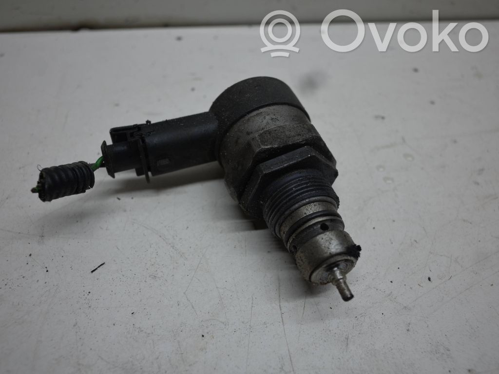 Volvo V70 Régulateur de pression de carburant 
