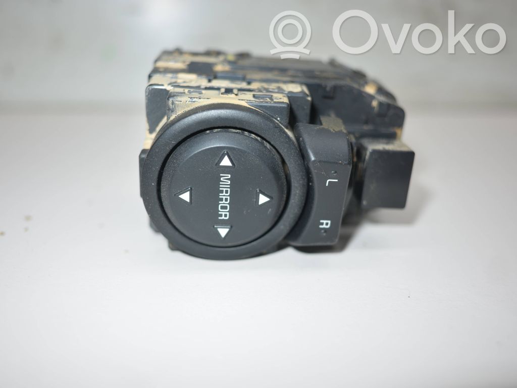 KIA Stonic Wing mirror switch 