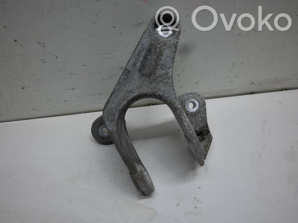 Engine mounting bracket   04809939AF