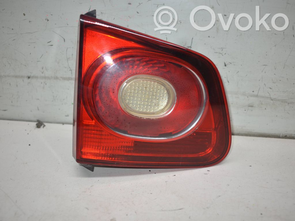 Volkswagen Tiguan Lampy tylnej klapy bagażnika 