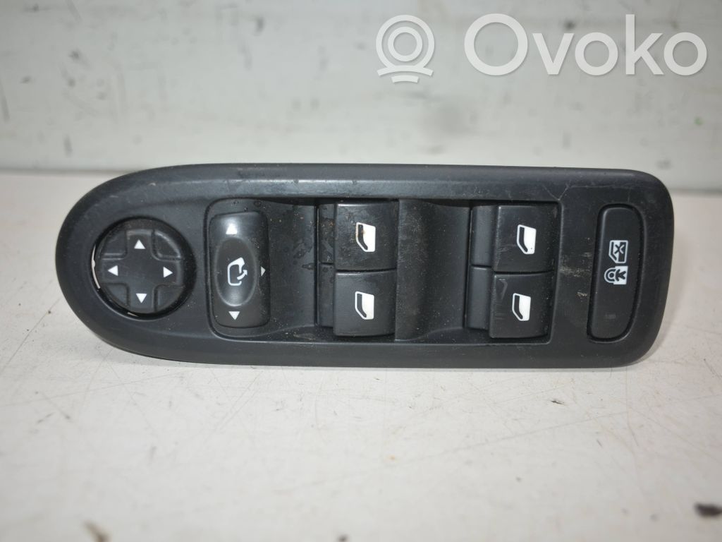 Peugeot 308 SW  Interruptor del elevalunas eléctrico 