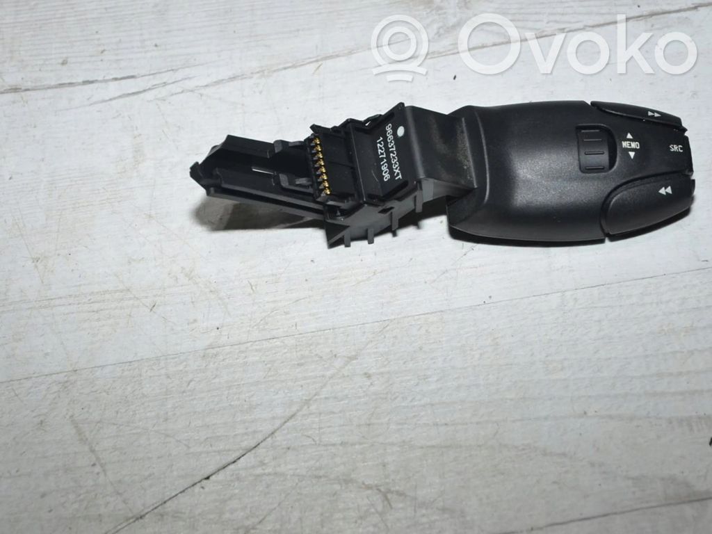 Peugeot 2008 I Multifunctional control switch/knob 