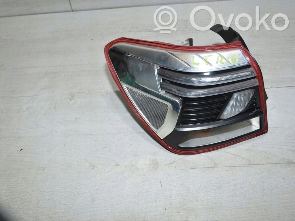 Rear/tail lights   9758
