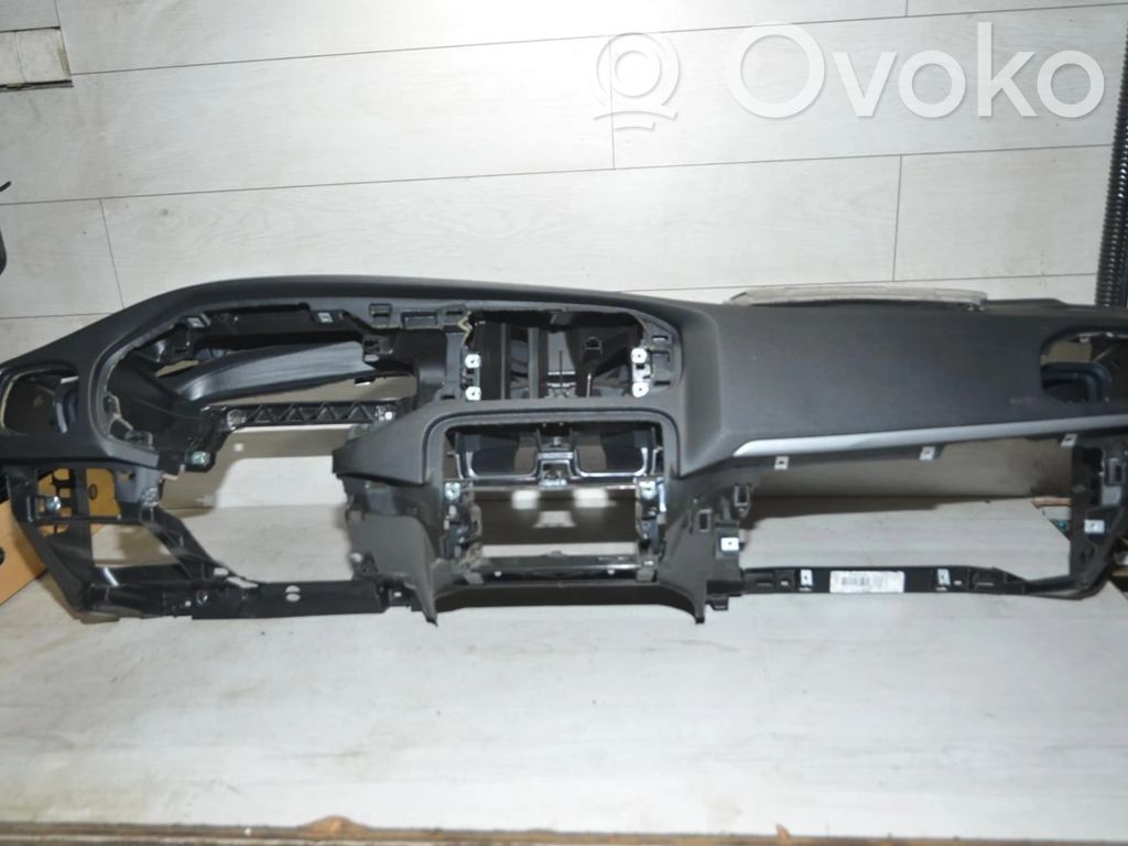 Volvo V40 Panelė 
