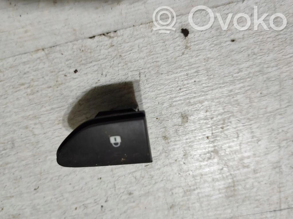 Dacia Duster Central locking switch button 