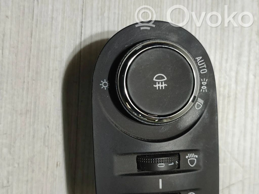 Opel Corsa F Light switch 