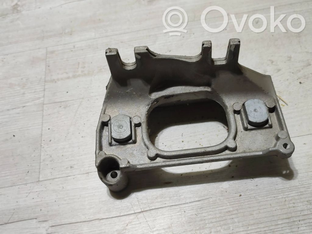 Dacia Duster Engine mounting bracket 