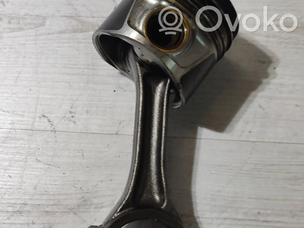 Audi TT TTS Mk2 Piston with connecting rod 