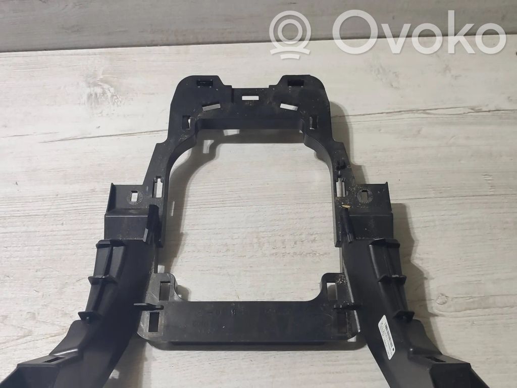 Ford Mondeo MK V Kita salono detalė 