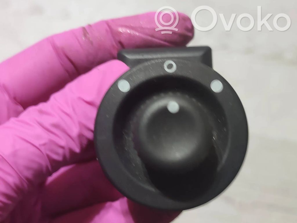 Dacia Duster II Wing mirror switch 