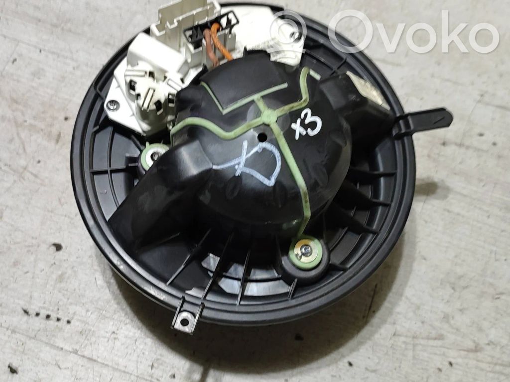 BMW X3 F25 Mazā radiatora ventilators 