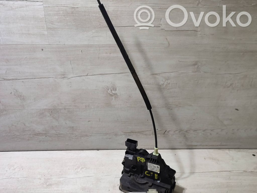 Opel Corsa E Front door lock 