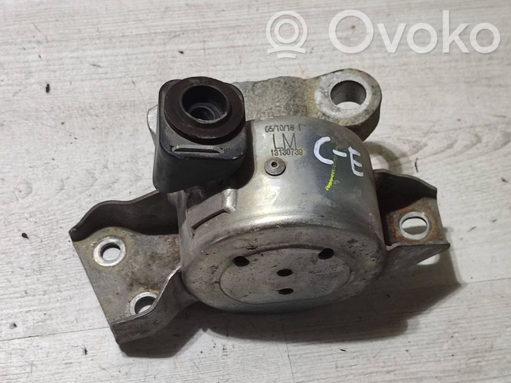 Opel Corsa E Engine mount bracket 