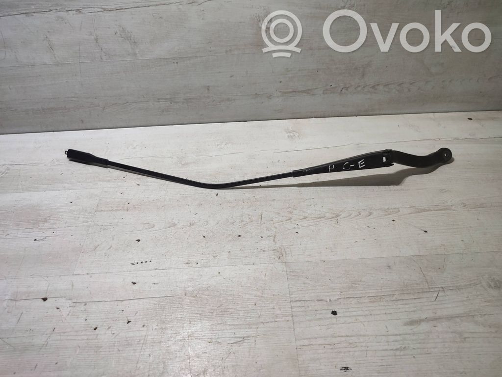 Opel Corsa E Front wiper blade arm 