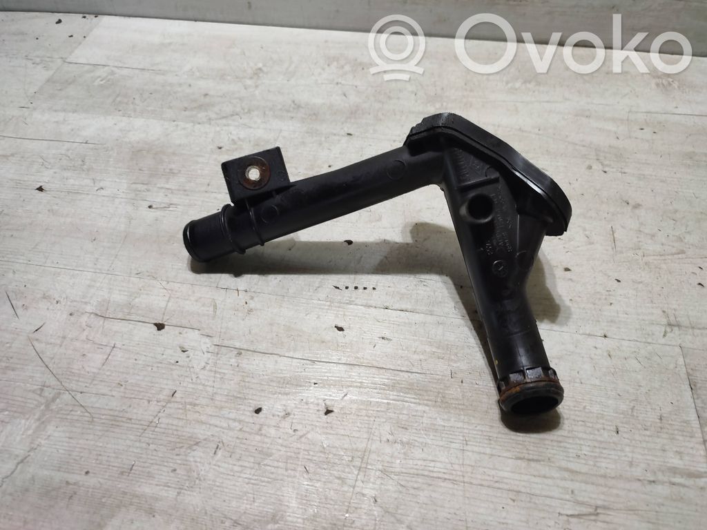 Mercedes-Benz GLA W156 X156 Engine coolant pipe/hose 