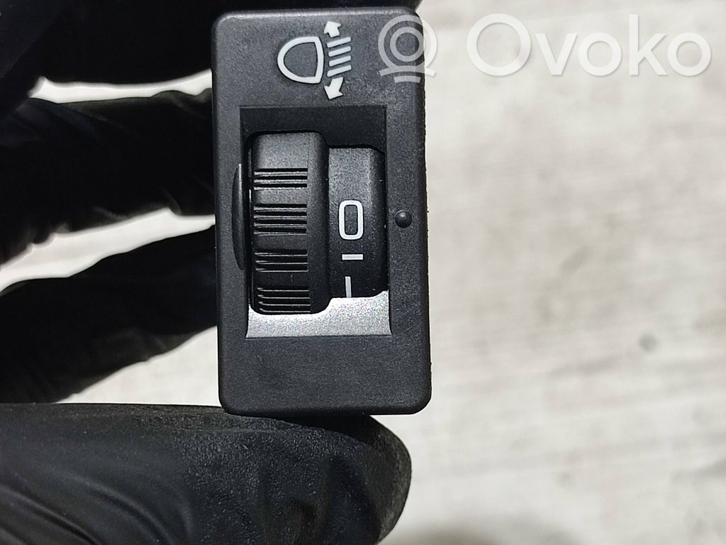 Peugeot 308 Headlight level height control switch 