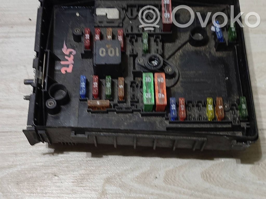 Volkswagen Caddy Módulo de fusible 