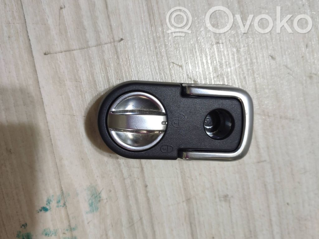 Cerradura de capó