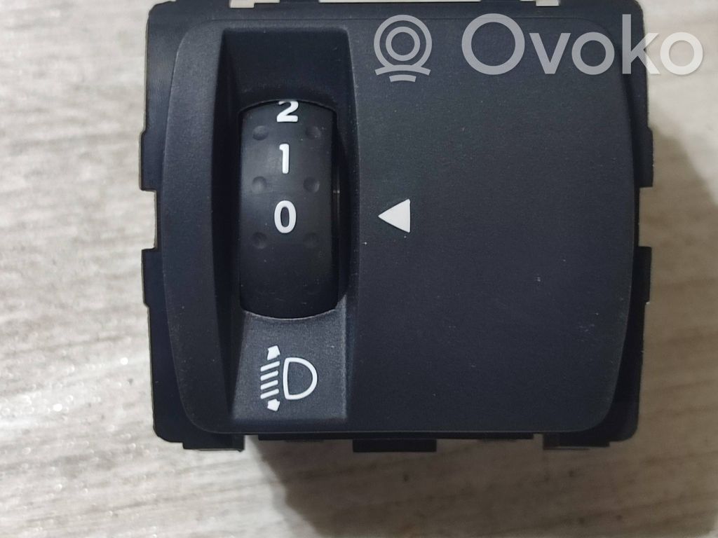 Dacia Jogger Light switch 