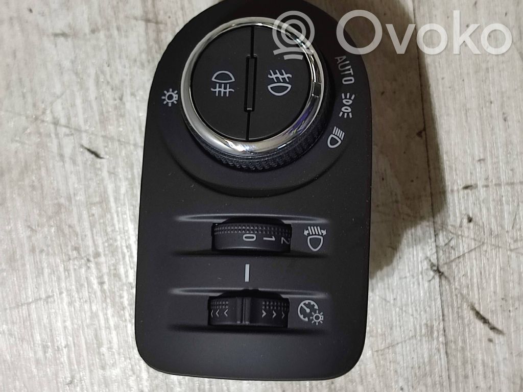 Opel Corsa F Light switch 