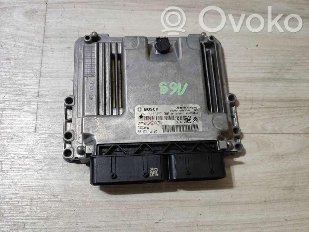 Opel Corsa F Engine control unit/module 