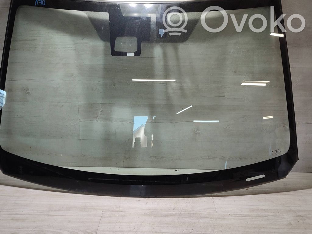 Suzuki Vitara (LY) Front windscreen/windshield window 