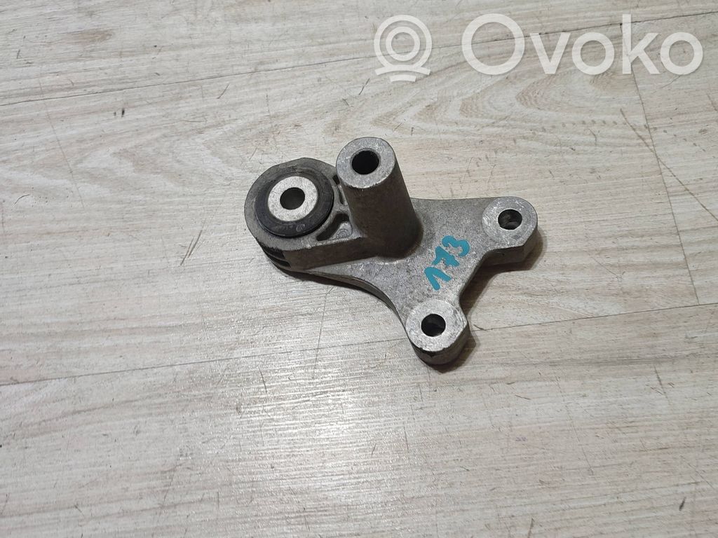 Fiat 500X Engine mount bracket 