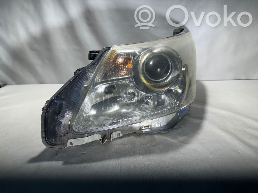 Toyota Avensis T270 Lampa przednia 