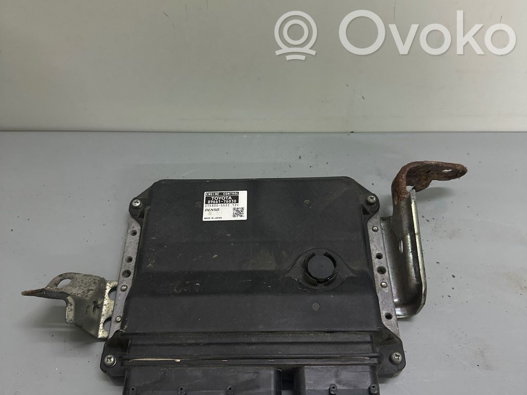 Lexus CT 200H Engine control unit/module 