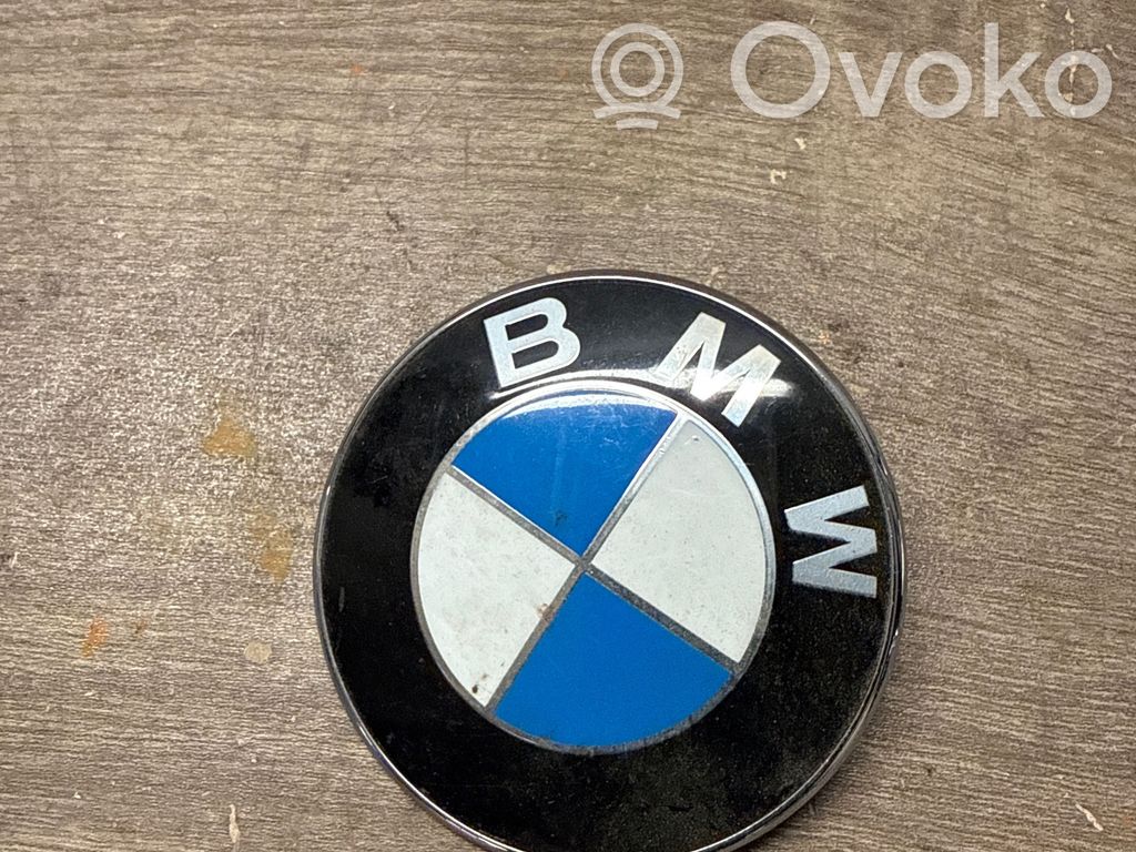 BMW 5 E60 E61 Gamintojo ženkliukas 