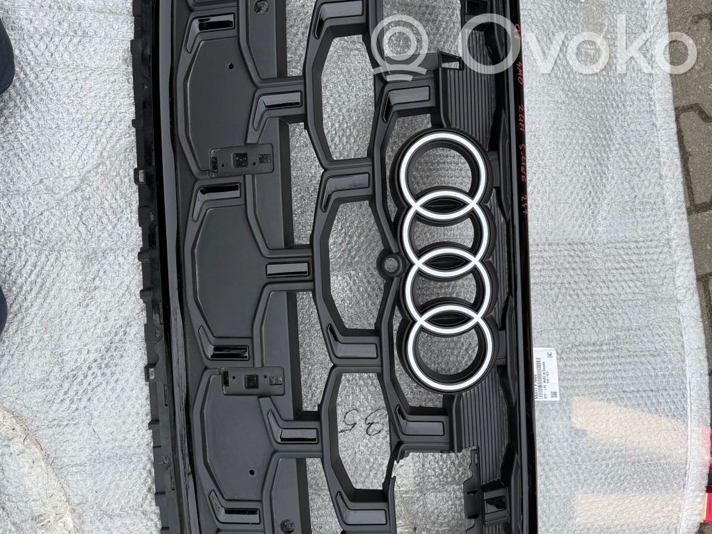 Audi Q7 4M Rejilla superior del radiador del parachoques delantero 