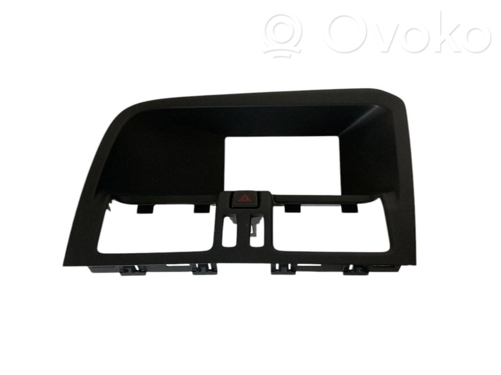 Volvo XC60 Dash center air vent grill 