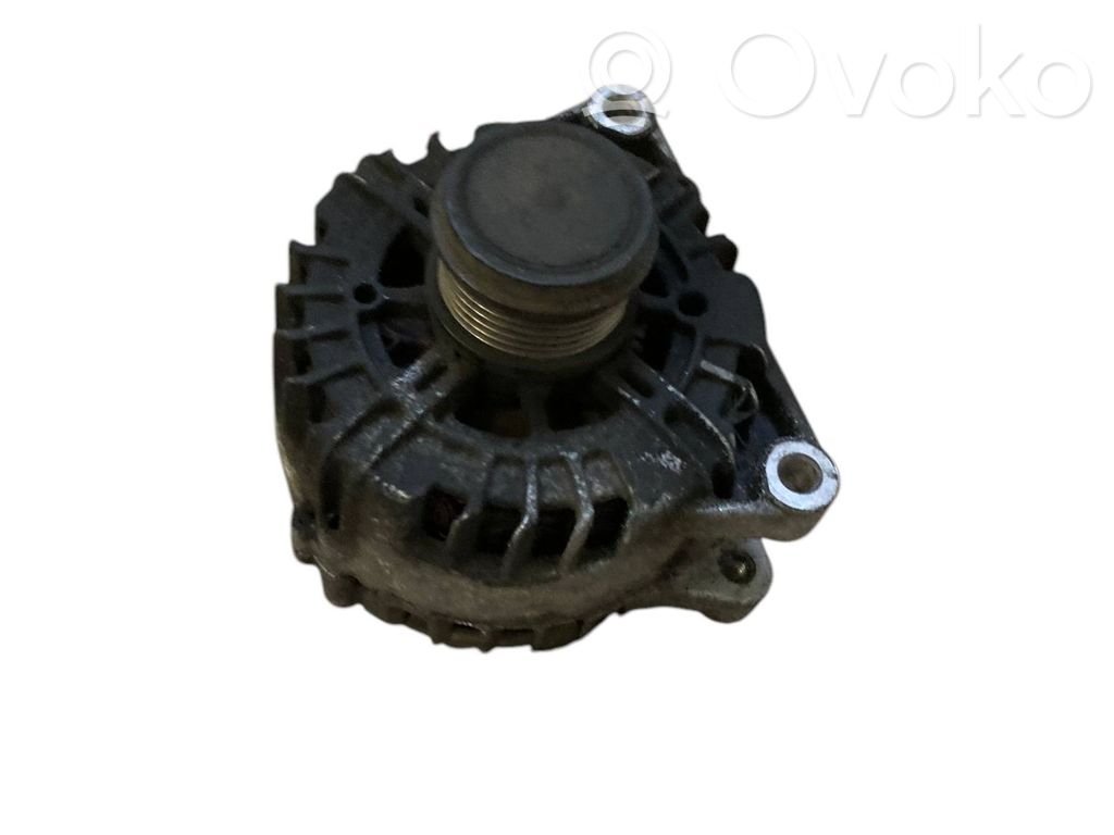 Volvo V40 Ģenerators 