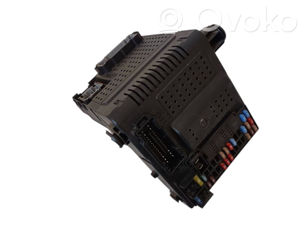 Volvo XC70 Fuse module 