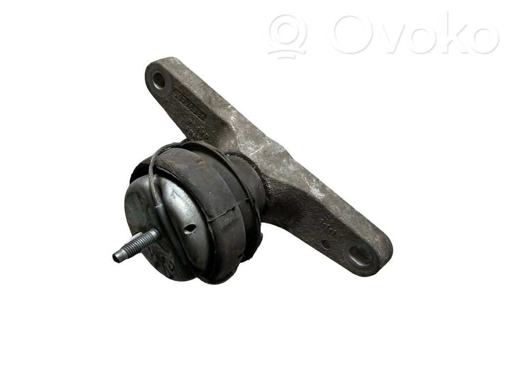 Volvo V50 Engine mount bracket 