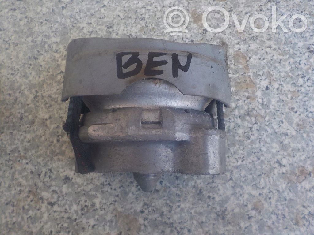 Engine mount bracket   92739